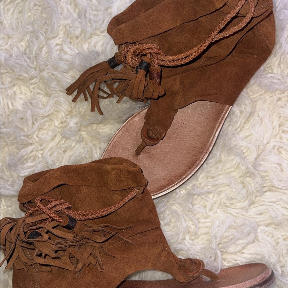Brown Fringe Sandals with Suede Texture
